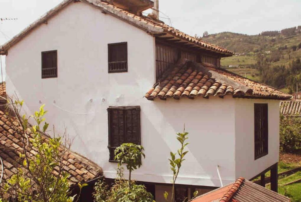 Casa Dante, Desde 1792! Hotel Tibasosa Exterior photo